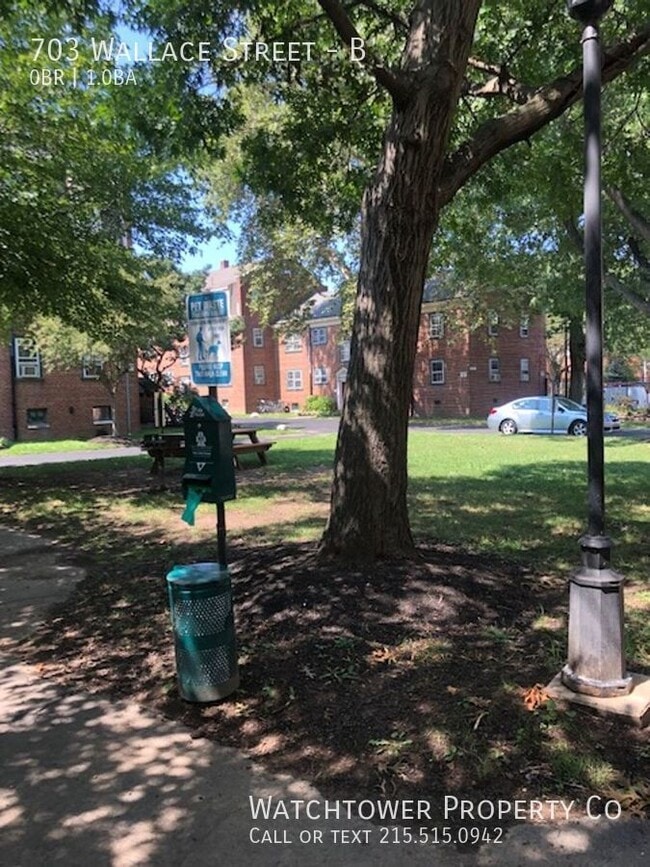 Photo - 703 Wallace St Unit B