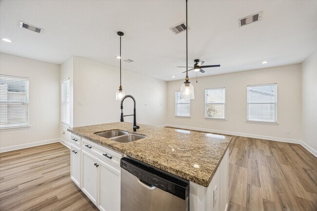 5402 Jonathan Ln
