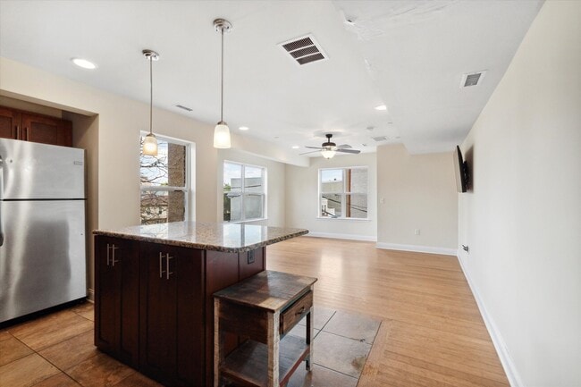 Building Photo - 1955 N 18th St Unit B