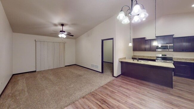Photo - Stunning 3 Bed / 2 Bath Townhome in Northern Lights