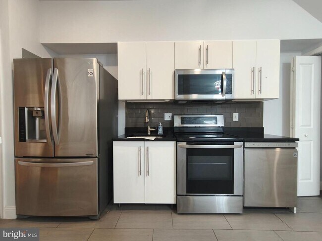 Photo - 1113 Wallace St