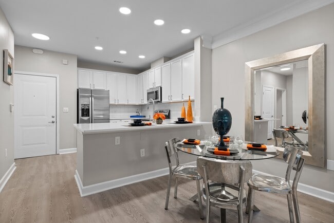 Building Photo - Regency Johns Creek