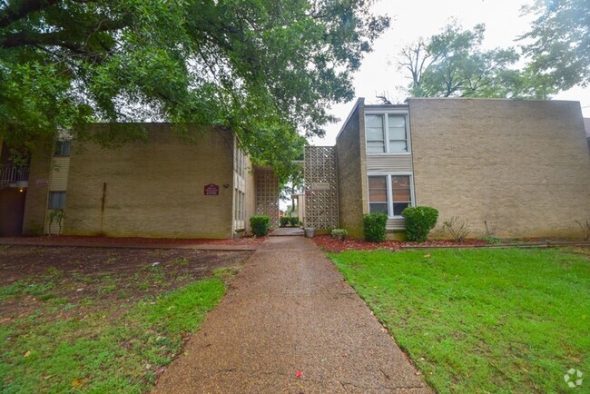 Building Photo - MUST SEE Luxury Condo in the heart of Midt...