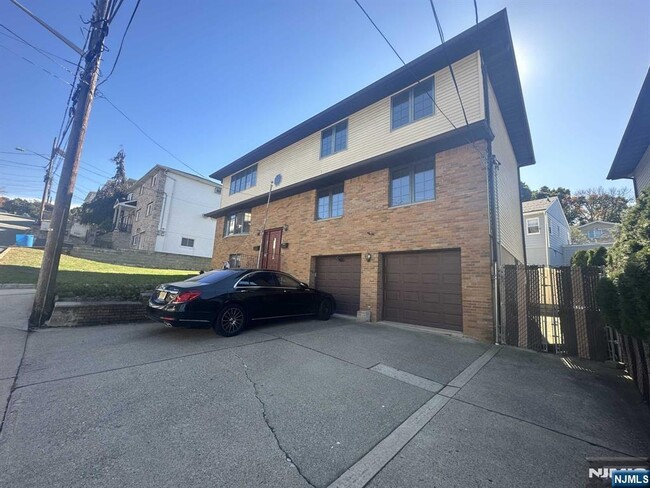 Photo - 27 Whitaker Ave