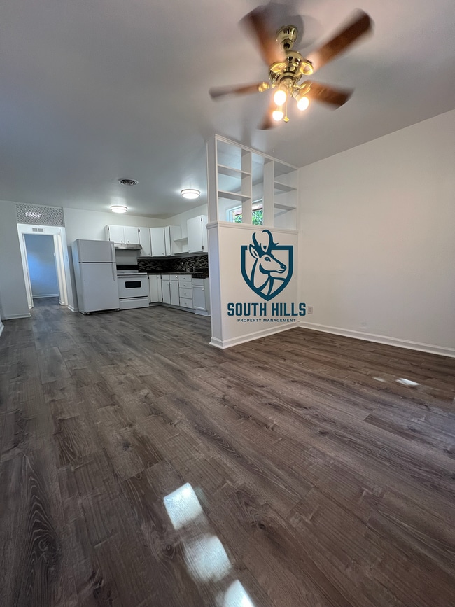 180 Shoup Ave W