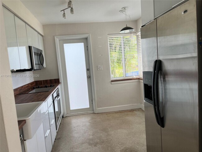 Photo - 1413 NE 21st St Unidad 2