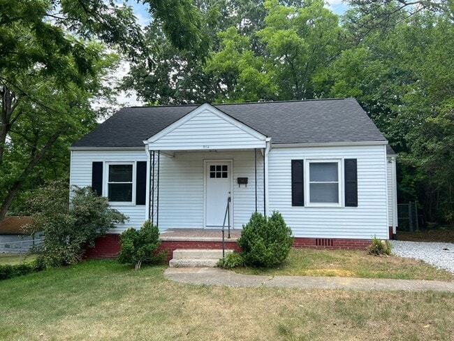 Photo - 914 N Church St House