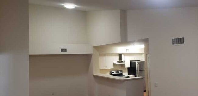 Photo - Elegant 2bedrooms 2 bathrooms Unit 308