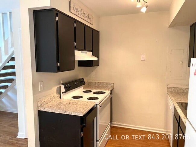 Photo - 2494 Etiwan Ave