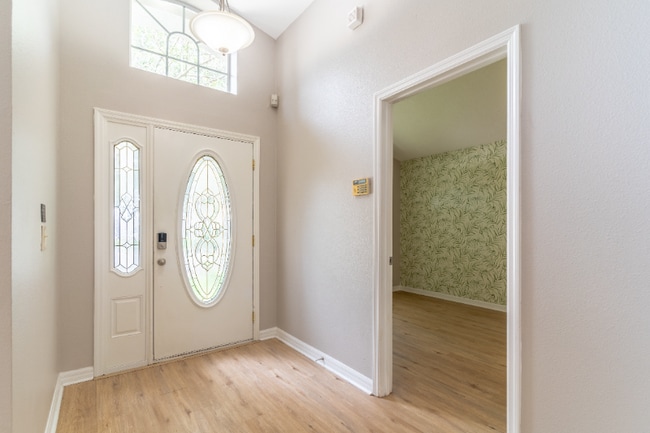 Photo - 102 Ivy Brook Ct