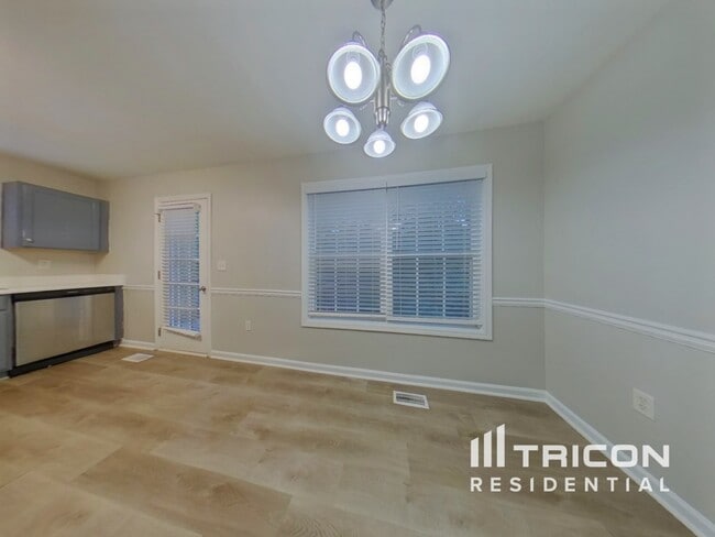 Photo - 150 Whetstone Way