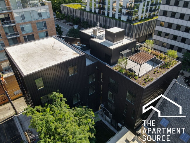 Building Photo - 1712 Oak Ave Rental