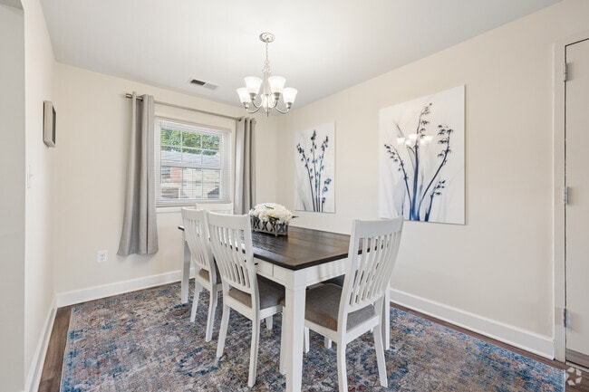 2BR, 1BA - 722SF - Dining Room