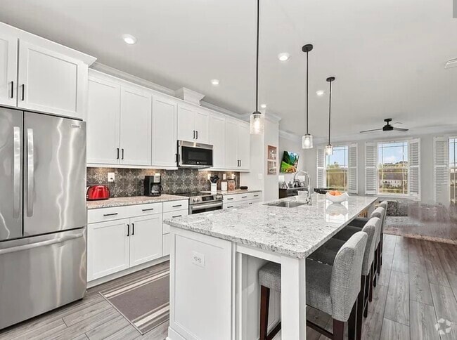 Building Photo - 2016 Meyers Wy Rental
