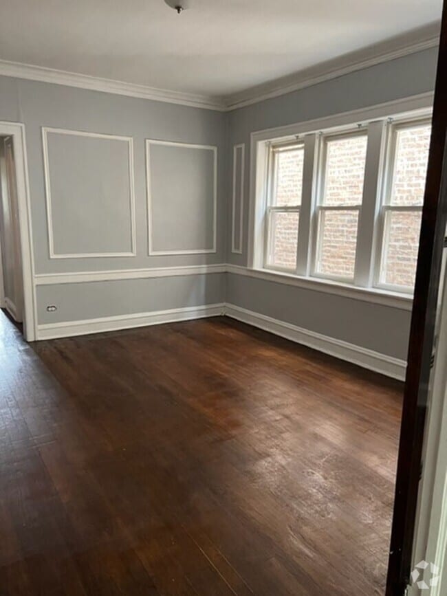 Building Photo - 8038 S Maryland Ave Unit 2 Rental