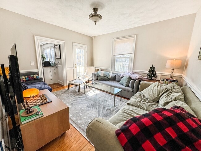 Photo - 68 Pleasant St Unidad 2