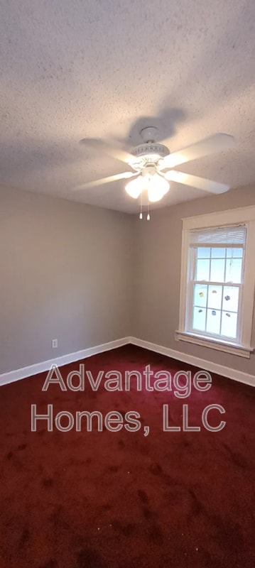 Photo - 3222 Charlotte St