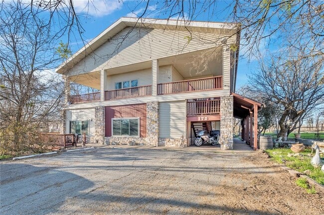 Building Photo - 170 Interstate Dr Unit A