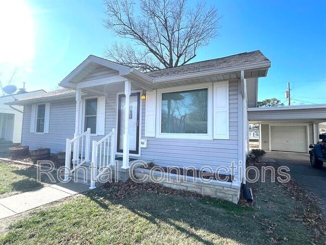 Building Photo - 604 S Carbon St