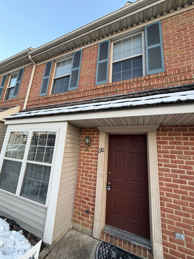 Building Photo - 170 Federal Way