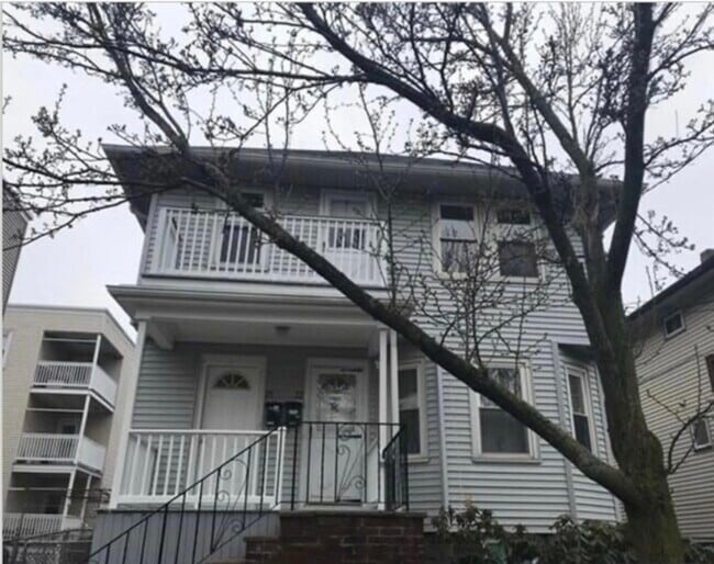 Building Photo - 20 Meacham St Unit 2