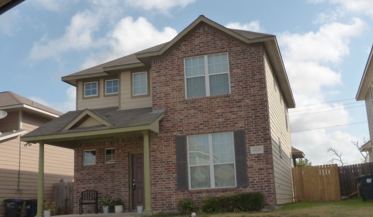Front of house - 2929 McLaren Dr (College Station, TX)