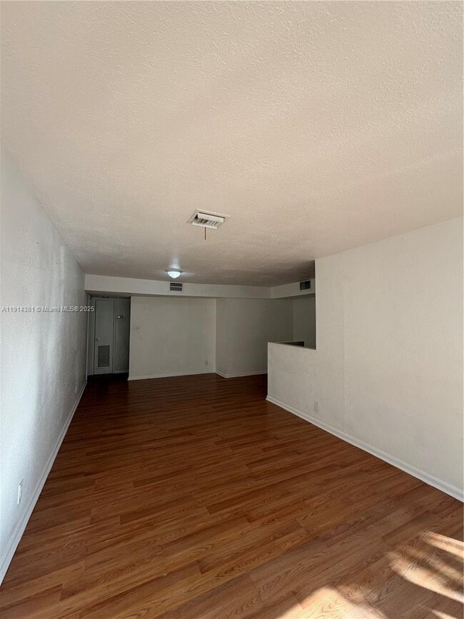 Photo - 125 SW 1st Ave Apartment Unit 127