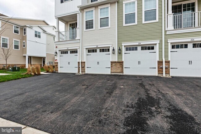 Photo - 228 Park Ln Townhome