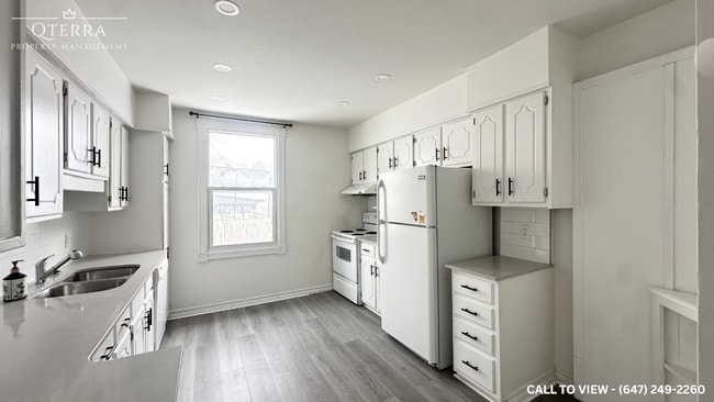 Photo - 981 Hackett St