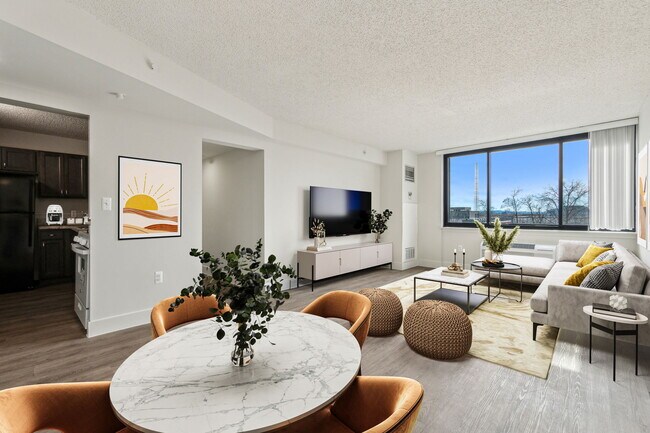 Photo - Edgewood Commons 611 & Gardens