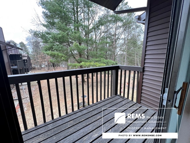 Photo - 2 Cedar Trail