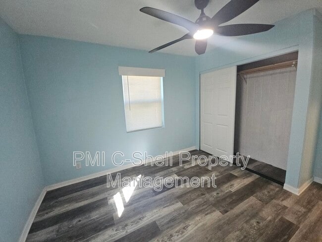 Photo - 121 Carolyn Way