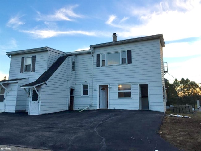 Building Photo - 212 Schoolhouse Rd