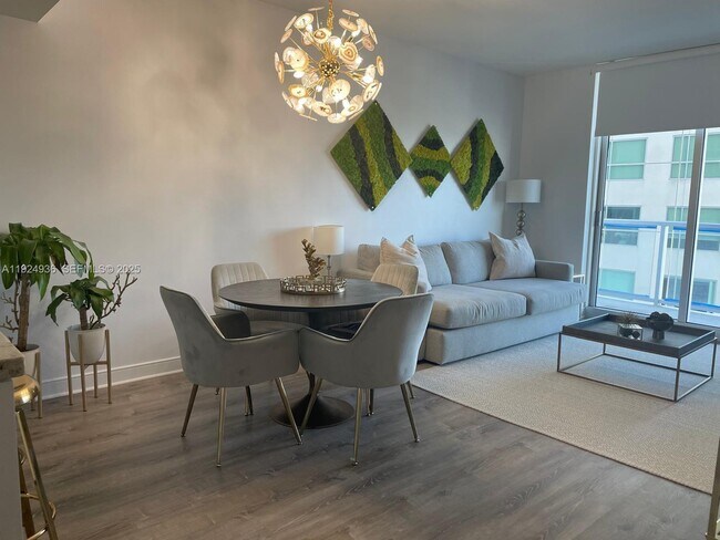 Photo - 185 SW 7th St Unidad 2014