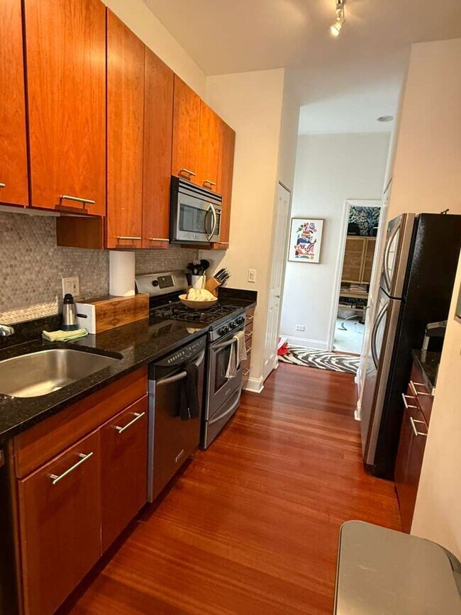 Photo - 807 W Lill Ave