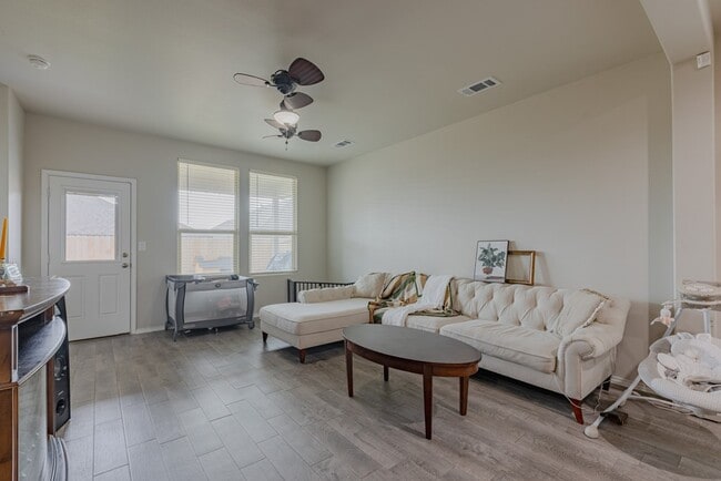 Photo - 1928 Ebbets Dr