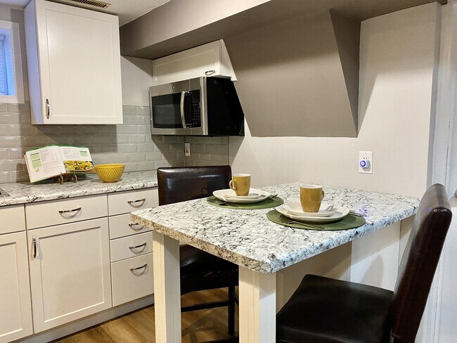 Photo - 8228 93a Ave NW