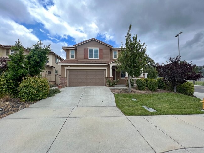 Building Photo - COMING SOON! Beautiful Redhawk home locate...