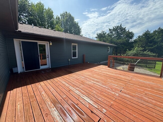 Photo - 4 Bedroom 2 Bathroom Home with Convenient Access To I-44!