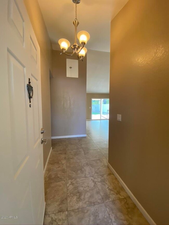 Photo - 607 W Rosemonte Dr