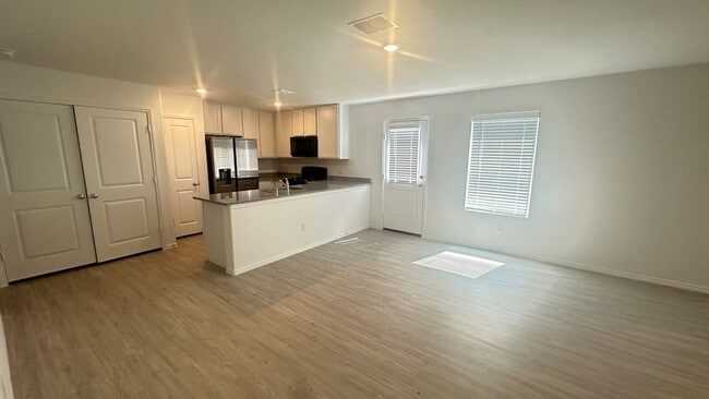 3420 Flicker Ln