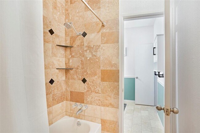 Photo - 4041 Law St Unit 612