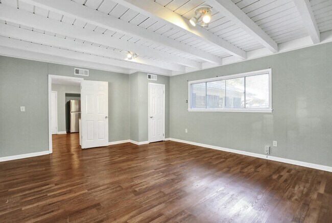 Photo - 1118 S Perkins Rd