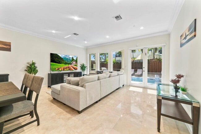 Building Photo - 1849 NE 26th Ave