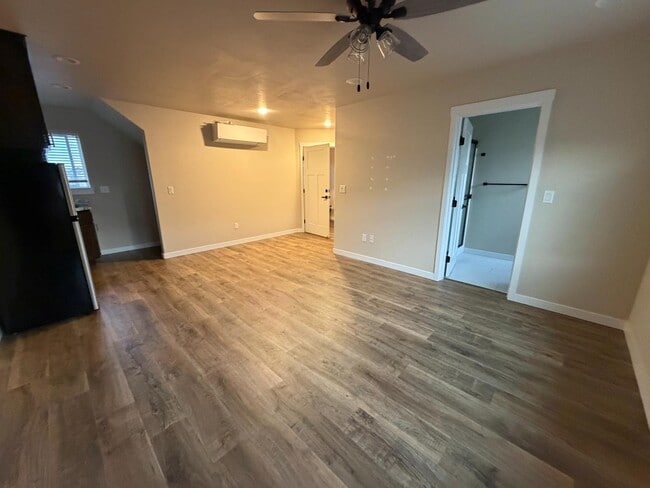 Photo - 7863 28th St