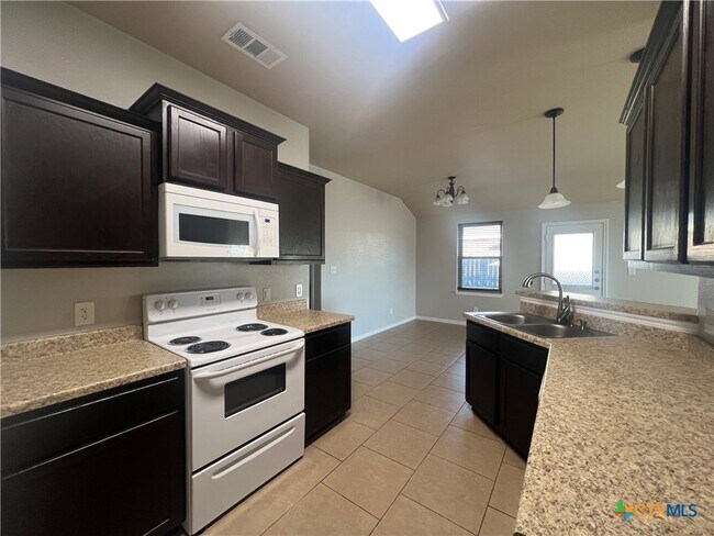 Photo - 1401 Loyal Ln