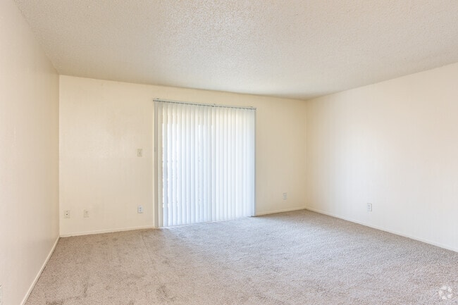 1BR, 1BA - 667SF