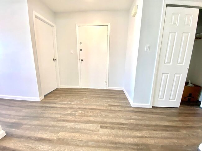 Photo - 512 Avenue C Unit 3