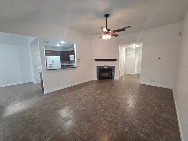 Building Photo - Open Floor Plan - Minutes to the Austin Airport