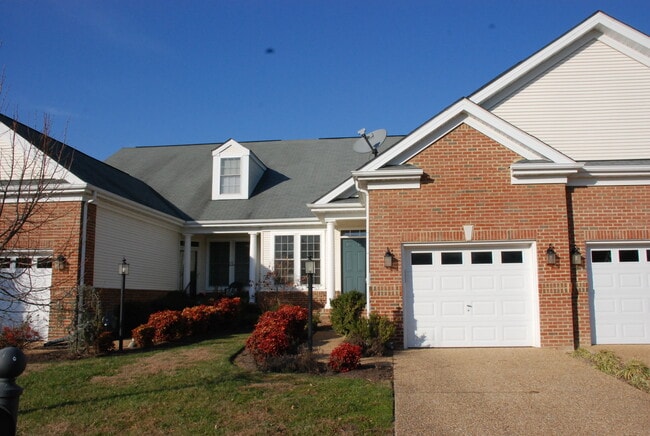 Building Photo - Well Maintained Townhome in Colonial Heritage in Williamsburg
